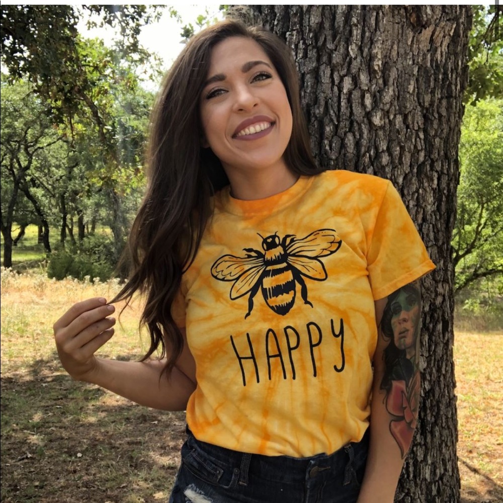 5/$25 🐝 Happy Yellow Tie Dye Tee